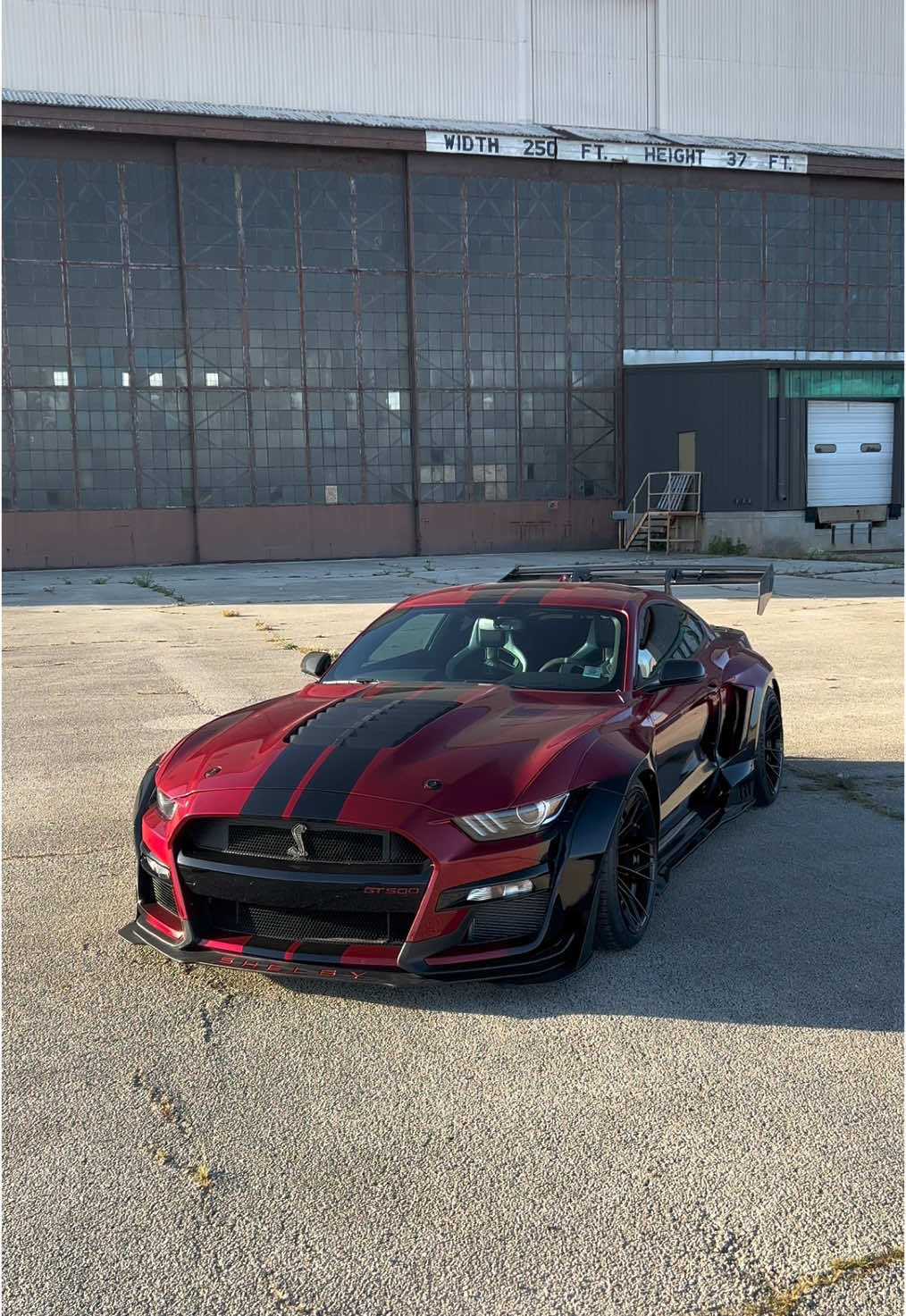 Widest gt500 out there #mustang#gt500#jakesimmons564#cartok#shelbey#fordvsferrari#crispinauto#rantoulillinois#photoshoot#rollers#1876was148yearsago 