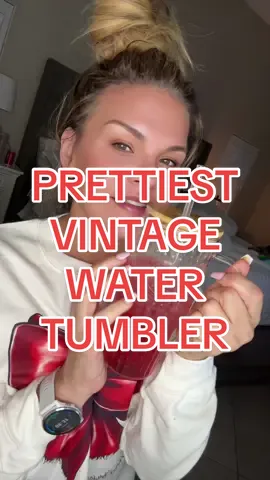 Its so pretty! I love a pretty glass tumbler and its 32 ounces!  its even easier to hit your water goal when yhe tumbler is pretty right??? 