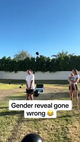 This is a great idea if you know people who can actually aim 🤣🤪 #genderrevealparty #genderreveal #pregnant #pregnantlife 
