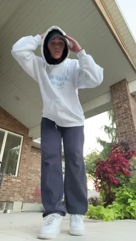 hands on my knees dc @Eldonjcl 