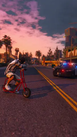 MINI BIKES IS CRAZY 😂 #fyp #gaming #fivem #fivemrp #fivemroleplay #gtaonline #gtav #gamingvideo #GamingOnTikTok #lspdfr #takeovers #gangunit #lapd #minibikes 