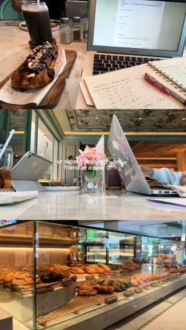 🎀☕️ study date with a friend at a pretty cafe >>> #studytok #studentlife #studydate #studycafe 