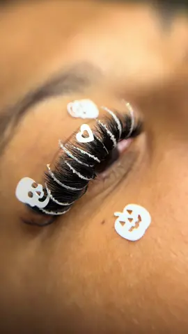 Halloween lashes👻💀🎃🕸️🕷️ #halloweenlook #halloweenlashes #lashes #lashextensions 