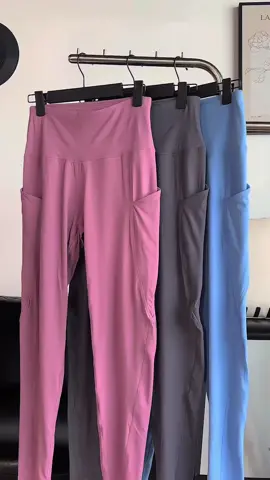 The best quality ever#leggingsoftiktok #showitty #leggings #dailyootd #casualstyle #gymshorts 