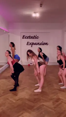 Mamma mia, what a twerk gang👯‍♀️💋 meet us at @Ecstatic Expansion #foryou #dance #twerk #bucharest 