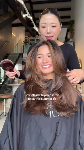 Classic timeless haircut 🌸 Long layered cut & bouncy blowout by me @Studiomusehairsalon  Using @Avedaaustralia botanical repair treatment  #haircut #longhair #hairstyle #90shair #studiomusehair 