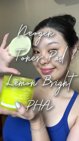 Giờ cũng hiểu vì sao mấy bà săn loại này trên live chị Hà Linh nhiều tới vậy ☺️ Công nhận dùng thích thật nhưng mà 1 hộp 30m thì hơi ít 🥲 #skincare #tonerpad #neogen #reviewlamdep #fyp 