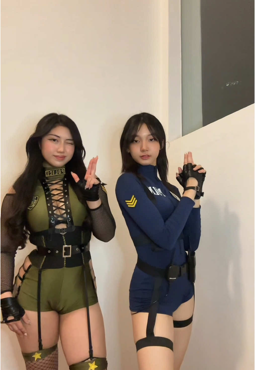 Nee naw nee naw 🚨🚨🚨 #police #friends #halloween #OOTD #costume 