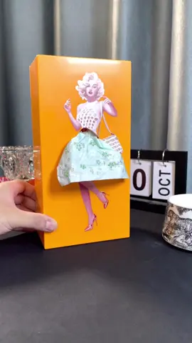 Discover the secret of the Marilyn Monroe tissue box! This tissue holder can stick to your desk and adjusts to different tissue sizes—fun and functional! Transform every tissue pull into a visual delight!#CreativeHome #FunLiving