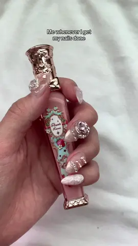 Grabbing anything and looking at my nails 💅🏻 #newnails #newnailscheck #demurenails #koreannails #kbeautylippies #newnailset #pinknails #koreanbeauty #kbeautymakeup #kbeautyproduct #nailstiktok #flowerknows 