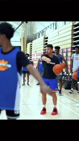 Dribbled baseline...now what? 👀👇 Learn how to keep your dribble alive while driving baseline if you can't score and there are no passing options yet!!! #HoopStudy #ballislife #pointgod #basketballtraining #FIBA #Hoops #NBA