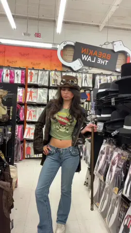 Feeling rejuvenated in the Vices and Virtues section #patd #panicatthedisco @erica ꒰ঌᐢ.ˬ.ᐢ໒꒱  is a genius 