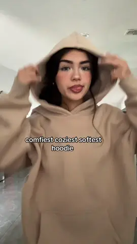 who doesnt want a new oversized hoodie lol #review #oversizedhoodie #hoodie #chilly #spookyseason #sample #xovours #xcyzba #foryou #fypシ #fyp #makeup #cozy #travel 