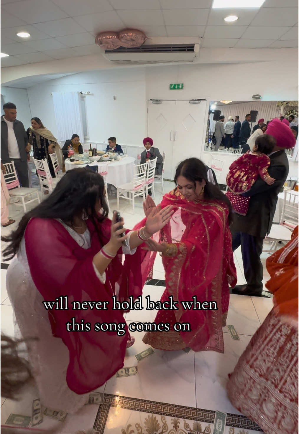 Miss pooja🤝 brown girls  @Simba🦁 @themisspooja        #fyp #foryoupagе #misspooja #aashiq #bhangra #giddha #punjabi #browntiktok  #viraltiktok #xyzabc #fypシ゚ #punjabisong #dance 