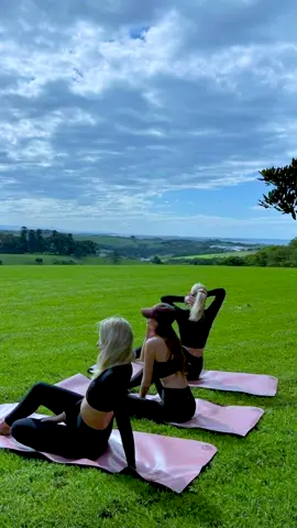 Quem disse que emagrecer precisa ser solitário? 🌟 Estudos comprovam: quando você tem amigas com o mesmo objetivo, o caminho fica mais fácil e leve. Nós queremos ser essas amigas para você! ✨ Venha fazer parte da nossa comunidade GRATUITA e descubra como é mais simples emagrecer quando você tem apoio. É só clicar no link! #ComunidadeFitness #DicasParaEmagrecer #AmigasFitness #NuncaDesista #SaúdeNaRotina #CardápioSaudável #DietaFácil #VidaSaudável #Fitness #fyp 