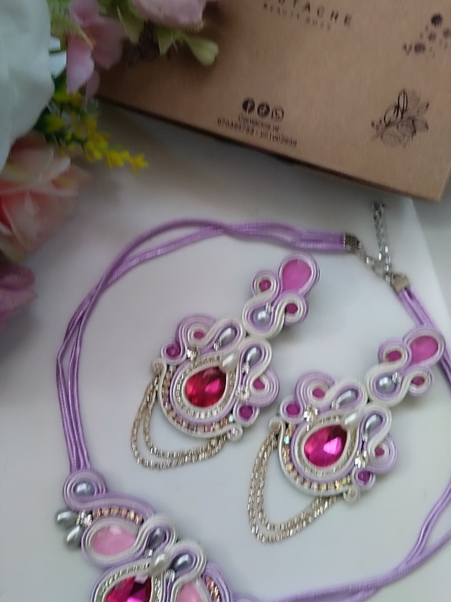 🌹💖Soutache Beauty Ross  💖🌹    💎    No olviden darle like 👍a la pagina... https://www.facebook.com/SoutacheBeautyRoss/ #AccesoriosSoutache... Y síganos en tiktok  tiktok.com/@soutache.beauty.ross Diseños personalizados, 100% artesanales Atrévete a lucir algo fuera de lo común, y resalta más tu belleza.🌻🌺🌷 Diseñamos #aretes, #collares, y más... originales, de alta calidad, en la técnica francesa #Soutache, para que logres una excelente combinación con tu vestuario... Tu haces el pedido en el diseño y color que gustes.😱😱 Más información a mi WhatsApp. Dale Clik abajo👇👇 https://wa.me/51970384753?text=informacion%20soutache O llámanos al 📱970384753📱 #Aretes #BisuteriaDLayla #Soutache #soutacheperu #juliaca #puno #CandelariaPuno2024 #caporaleschallenge #caporalesbolivia #caporalescvc #puno 