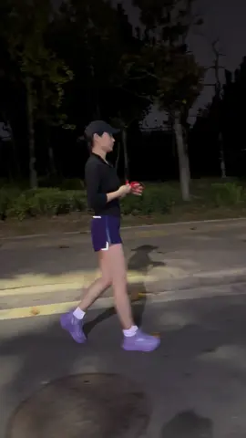 Cố gắng mỗi ngày thêm 1 chút #chaybo #thoitrangchaybo #aochaybo #quanchaybo #giaychaybo #xuhuong #dongluctapluyen #kyluatbanthan 