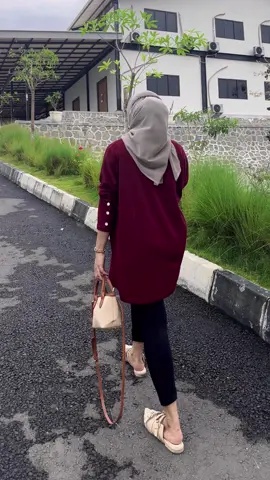 Hemmm #OOTD #ootdkekinian #leggings #leggingwanita #leggingtebal #fyp 