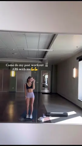 im starting my influncer grind this month so give me more video ideas besides vlogs ❤️‍🔥❤️‍🔥 #fyp #abroutine #gym #boulder #workout 