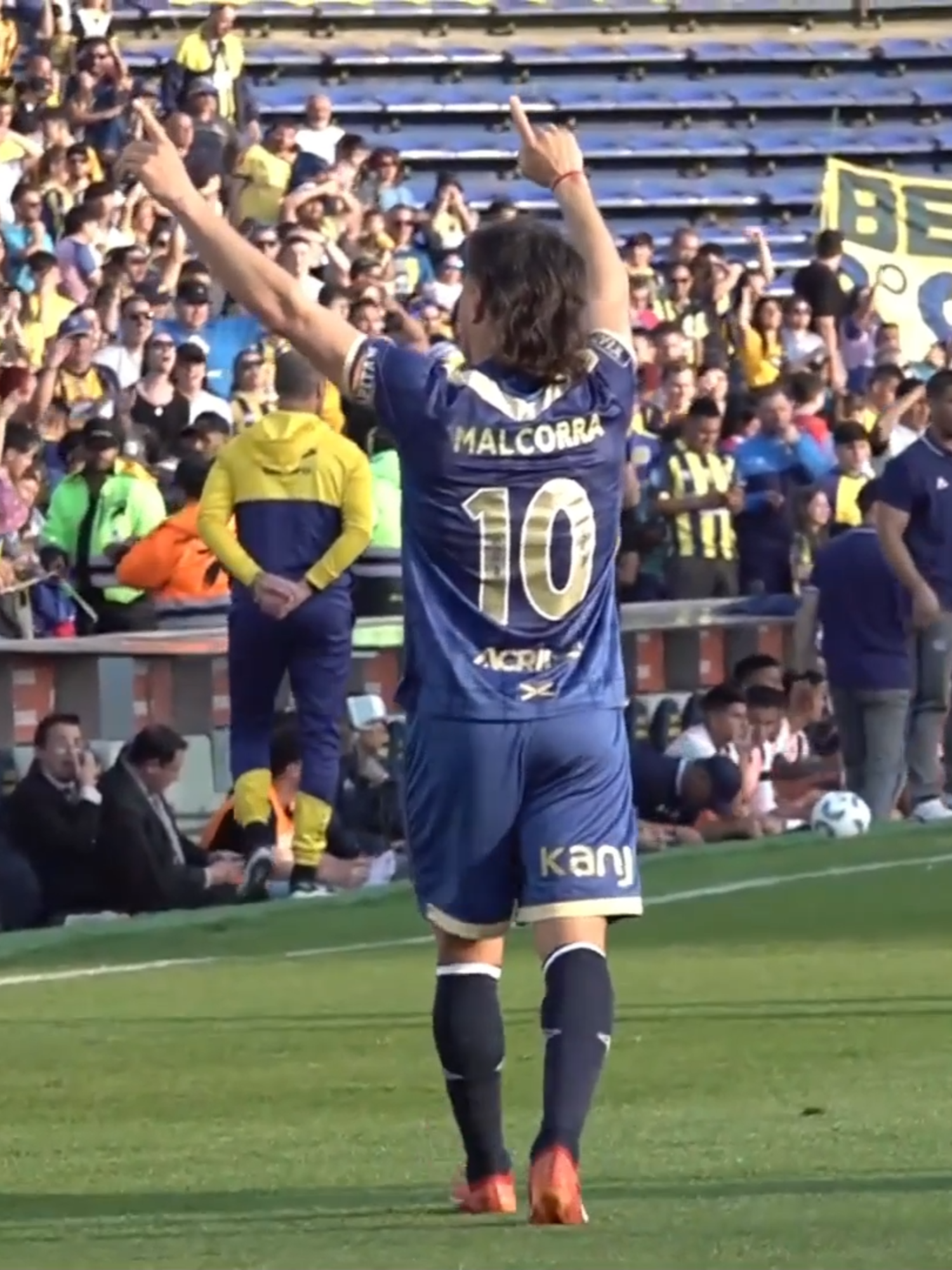 el número 10. @Club Atlético Rosario Central #rosariocentral #rosariocentral💙💛 #nachomalcorra #nachomalcorra💛💙 #10 #lakd #losguerrreros #guerrerospte #RosarioCentral #central #nacho #Malcorra #Nacho #ignaciomalcorra #argentina #canalla #canallaamuerte💛💙 #canaya #carc #cARc #LAKD #somoslaciudad #somoslaciudad💛💙 #campeon #campeones #lpf #malcorrazo #17 #18 #pr #patricioreysusredonditosdericota #redondos #redondosdericota 