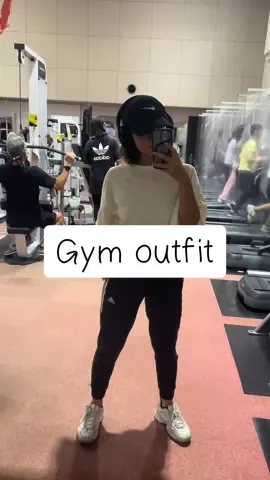 The top is cute af buy it would give the ojisans and obachans a heart attack🙉🥲 #gym #gymoutfit #GymTok #gymmotivation #gymrat #GymLife #gymhumor #japan #tokyo 