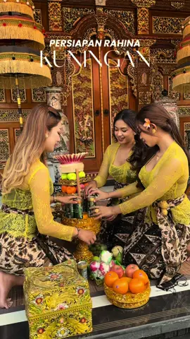 Sudah sejauh mana persiapannya semeton????  Klo sudah lengkap bantennya Siapin kebayanya yuk Kuningan ga pake baju kuning ada yang kurang ga sih???? Merapat ke store kita ad diskon hariini sampe penampahan kuningan ya🥰 Pemesanan: Via wa ( dibalas jam 10.00-18.00)  Admin 1: 089690027900 Admin 2: 087894485819 Shopee: hitabalikebaya Tiktok: hitabalikebaya Alamat Toko: Jalan Buana Permata Hijau II No 1 Denpasar Barat