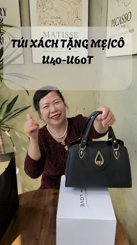 Sắp tới ngày lễ. Gợi ý túi xách tặng mẹ đẹp Shop tặng kèm hộp và túi gói quà nhé#Tuixachshehouse #tuixach #shehousebag #tuixachnu #tuixachtangme #tuixachtrungnien #quatang 