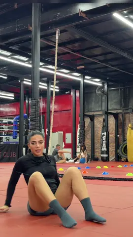 #صحة_المرأة #تمارين_بطن #تمارين_شد #dubaitrainer #تمارين_رياضيه #personaltrainerdubai #onlinecoaching 