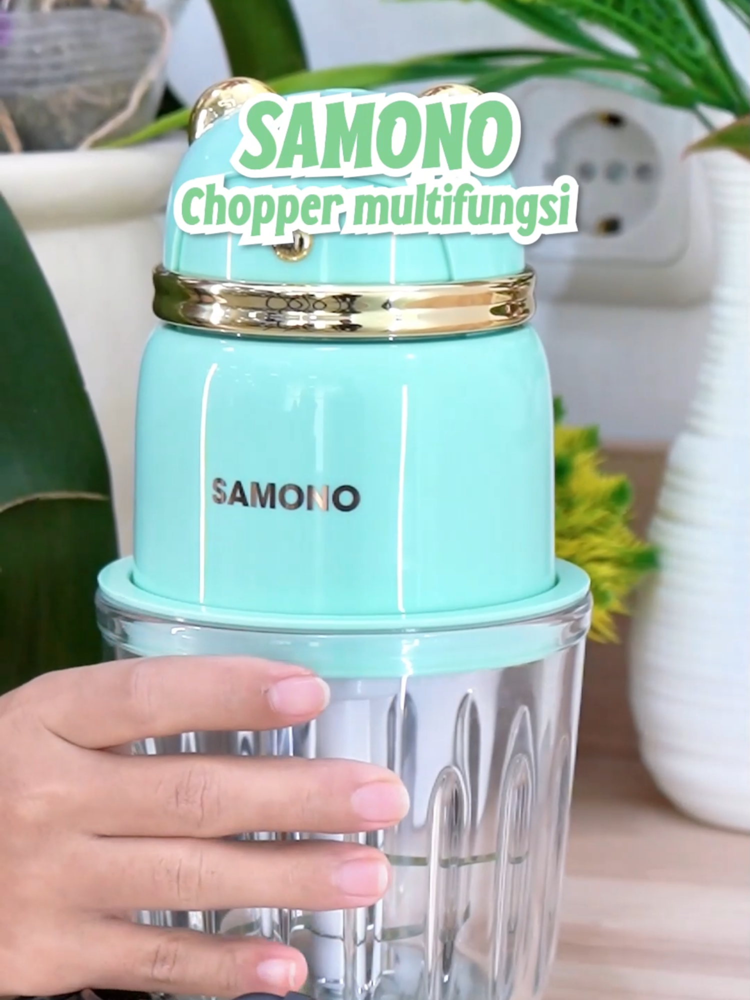 Kamu suka masak? 👩‍🍳 Samono Chopper 600ml salah satu produk terbaru dari Samono adalah solusi sempurna untuk hasil halus dalam waktu singkat! Mangkuk kaca tebal dan 6 mata pisau 3 layer, bikin masakan jadi lebih sempurna! Yuk, cek keranjang kuning dan beli sebelum kehabisan! 💚🛒 #SAMONOINYOURLIFE #SAMONOSUPERBRANDS #samono #samonoindonesia #chopper #choppers #choppersamono #choppersmultifungsi #fypp #racuntiktok