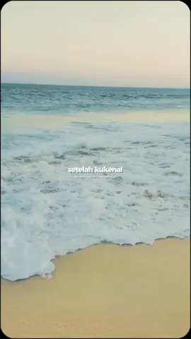 Bertakhta Di Hati #liriklagu #slowmo #farahdhiya #bertakhtadihati 