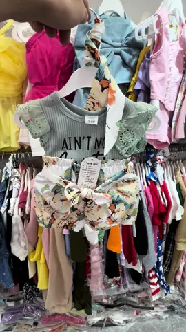 #XinXiWareHoures #christmas #kids #kidsfashion #kidswearwholesale #wholesaleshop #babywear #babygirl #kidstiktok #partydress #kidsparty #babytiktok 