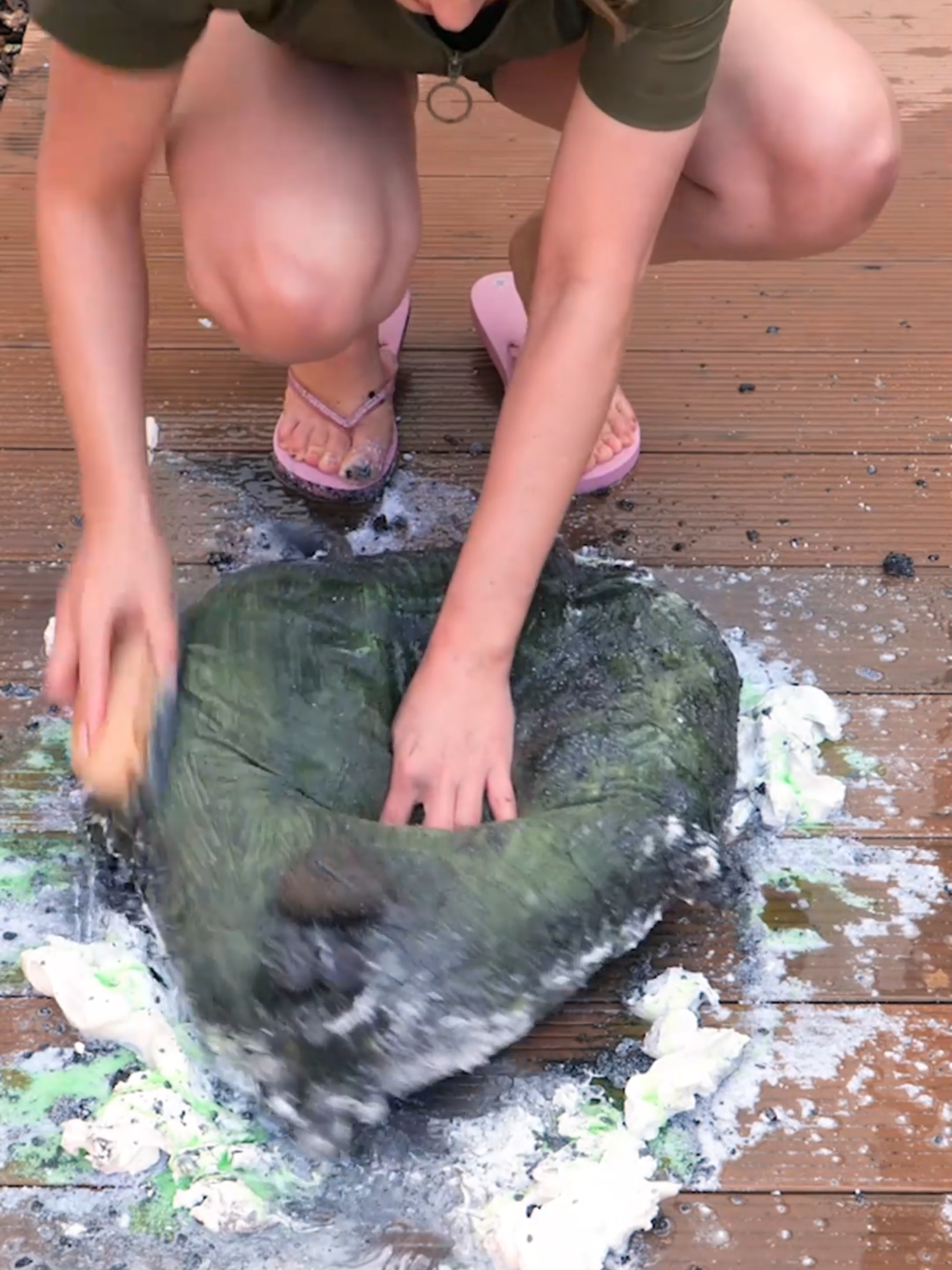 pov: you finally clean your childhood toy 💦 #deepclean #toy #deepclean #DIY #Satisfying