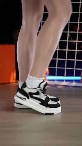 Hàng lại về rồi các anh chị em ạ,mẫu giày thời trang này không thể thiếu cho mọi người đâu ạ✌🏻 @Warriorshoes - HunterTeam  #giaywarriorchinhhang #hunterteam #xuhuong #trending #warriorshoes #giaythethaonam #giaythethaonu #giaysneaker #tangchieucao 