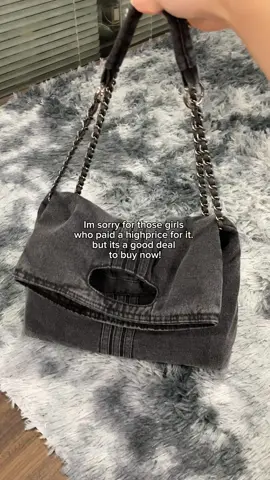 they have sold out twice since i bought mine!!🖤#fallaccessories #denimbags #denimaccessories #falltosummeroutfits #falldealsforyou #fallaesthetic #tiktokshopbacktoschool #tiktokshopblacktriday   #halloween2024 #FallFreshness #tiktokshop #Fallfreshness #Falloutfits #Earthtone #tiktokshopblackfriday #blackfriday #blackfridaydeals #flashsale #FallDealsForYou #tiktokshopblackfriday #tiktokshopcybermonday #tiktokshopholidayhaul 