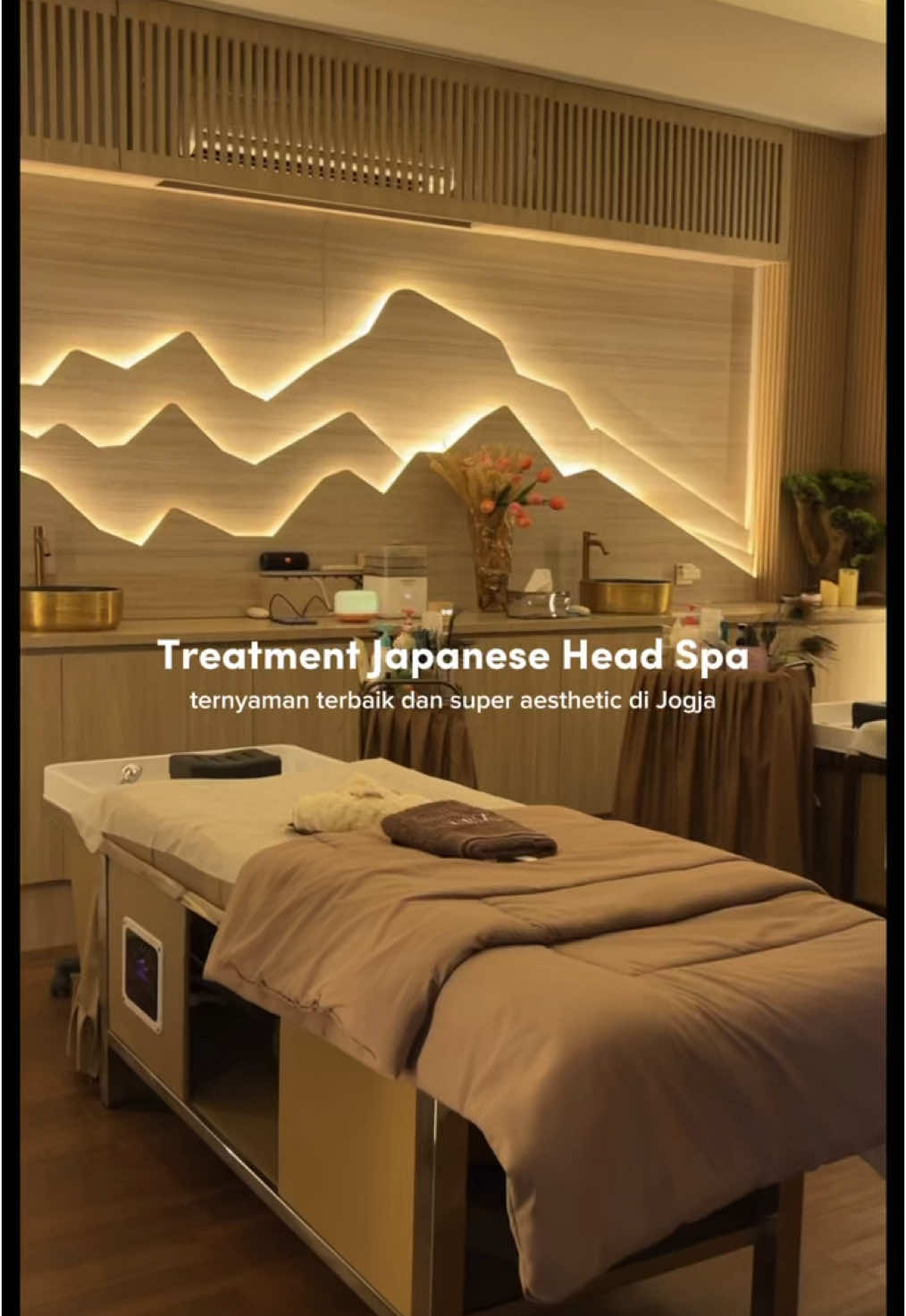 Treatment japanese head spa pertama di Jogja. Tempatnya bener2 nyaman esthetic banget dan pelayanannya bagus banget. bikin pengen balik lagi #aeribeautywellness #aeri #japaneseheadspa #jogjaistimewa #beauty #hair #hairspa 