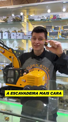 A escavadeira de controle remoto mais cara 😱 Preço pelo link da bio 🔗 #escavadeira #cat #miniatura #colecionaveis #colecionador 