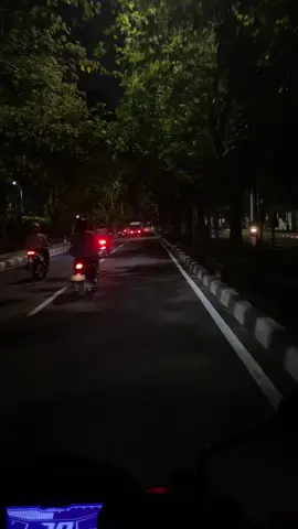 🙂‍↔️ #sad#sadvibes#sadstory#vibesmalam#vibesmalamhari#jalanjalan#sadvibes🥀#🥀#story#storywa#galaubrutal#lagigalau#keraskepala#mentahan#mentahanvideo#fyp#fypシ#fypage #fyppppppppppppppppppppppp#fypp#fypシ゚#