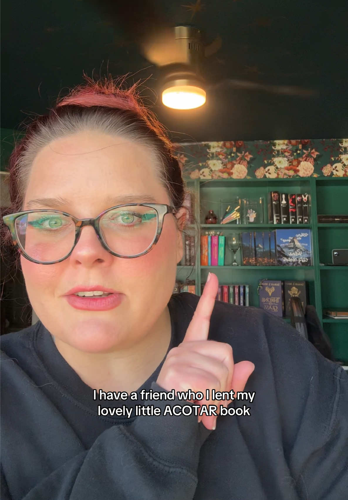 Plz halp #halp #acotarbooks #acourtofthornsandroses #bookishquestions #booktokhelp 