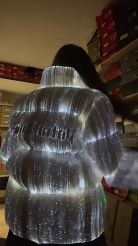 I have a crush on this moncler x palm angels jacket #monclerxpalmangels #moncler #lightjacket #luxury #outfit #foryou  📍Tekkie Sneaker & Streetwear, Puerto Portals, Palma de Mallorca (Spain)