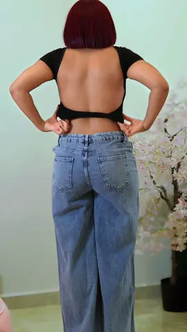 This outfit is giving cool mum on holiday in Newyork .  Do you want outfit detaiks ? 