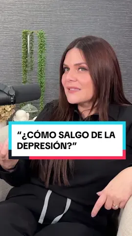 🎙️Escucha el episodio 15 en el link de mi perfil, donde tratamos un tema muy popular: la depresión, no la clínica si no entendida como ese estado de tristeza profunda que todos alguna vez atravesamos. Hoy te doy las herramientas para que salgas de este vacio y sin sentido de la vida.  #depresion #saludmental #psicologa #tristezaprofunda #tocarfondo #ansiedad #psicologiayreflexion #latinastiktok #latinosenusa #podcast #podcastpsicologia 