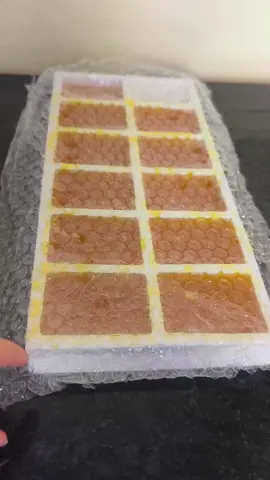 Que tal um sabonete artesanal super hidratante.🍯☺️✨ #mel #saboneteartesanal #hidratante #sabonete #artetiktok #artesanal #pelesaudavel 