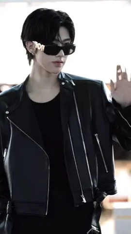 แฟชั่นมาไทยของริคกี้ก็คือที่สุด!!! #ZEROBASEONE #ZB1 #RICKY #fypシ #fyp 