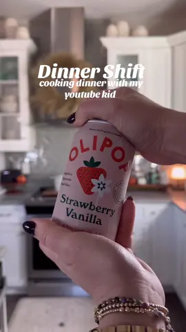 Dinner and a show on this great spaghetti night #dinner #DinnerIdeas #spaghetti #cookwithme #sahm #MomsofTikTok #Recipe #momof5 