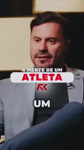 Alta performance nem sempre conversa com a saúde, portanto use o atleta como inspiração e não como exemplo do que você deve fazer, tomar ou suplementar…  Alta performance está mais ligada a atos e forma de pensar, do que investimento e coisas a se tomar… Você pode tomar tudo que um atleta usa, mas se não tiver o mesmo porte fisico, tempo diário de dedicação e disciplina de um atleta, receberá mais colaterais do que resultados… Atleta é o ser mais competitivo que existe, isso me ensinou que a competitividade é uma das maiores ferramentas de motivação que existe, aprenda a ser mais competitivo e terá mais resiliência e disciplina em tudo que se propor a fazer…  Atleta não compete apenas contra seus oponentes, um bom atleta competente principalmente consigo mesmo, na luta diária de manter-se no propósito, mesmo que a cada dia a jornada se torne mais dura, porque um atleta aprende a gerar conforto no desconforto…  Atletas desenvolvem em si características impares que podem ser usadas em diversas áreas da vida, como família e empreendedorismo: Disciplina  Controle emocional  Resiliência  Portanto, dentro do âmbito de saúde, promova um pouco de alta performance em sua vida, inspirado nos exemplos dos atletas e terá grande sucesso em diversas áreas 🏆.