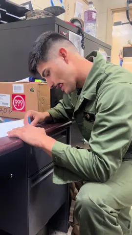 part of a healthy breakfast 😌 🖍️🖍️#militarylife #marinecorps #crayoneater #funny #deployment #rahhhh🇺🇸🦅 