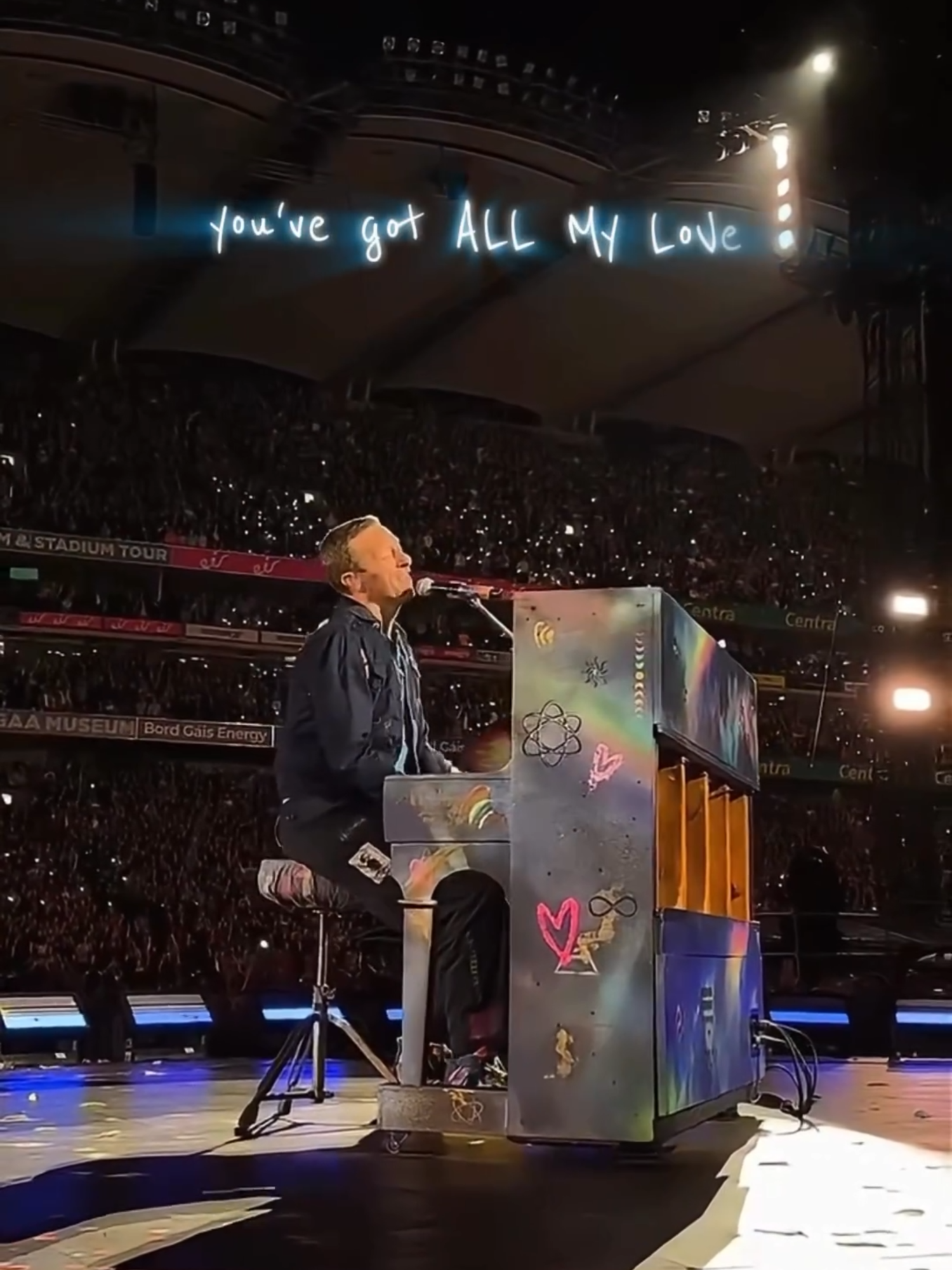I'm already in love with this song 🥹 @coldplay #coldplay #allmylove #moonmusic #newalbum