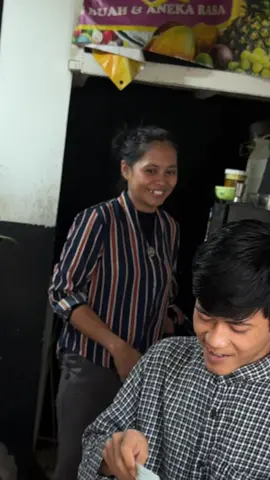 Amplop atau 💵? Follow agar tidak melewatkan video-video baru saya.  Dukungan kamu sangat penting bagi saya 🤍 Dan juga, jangan lupa untuk bagikan video-video saya ke teman-teman kalian, supaya saya bisa bantu lebih banyak orang 🙏🏼🥰 #berbuatbaik_dengan_mrterimakasih #mrterimakasih #indonesia #amal #charity 