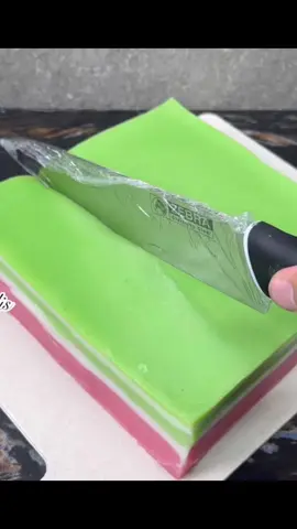 Olahan ubi jalar jadi kue enak dan cantik banget. #talam #talamubi #lapisubi #ubijalar #kuebasah #kuetradisional #idejualan 