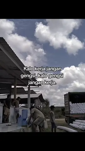 jangan dek nanti ganteng mu hilang🤣 #storytimes #duniakerja #pekerjakeras #kulitambak #foryoupageeee #foryoupageofficiall 